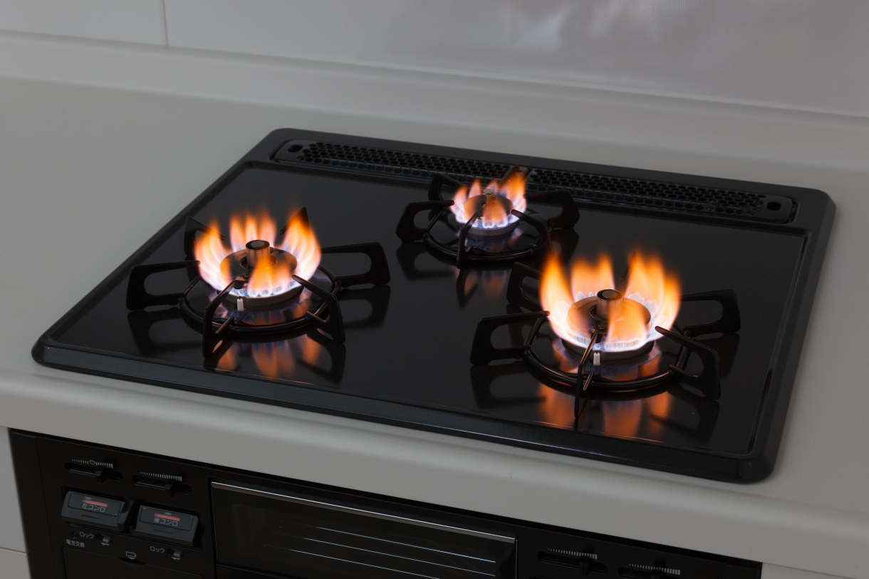 Fixing Orange Flame On Your Gas Stove. Tips And Recommendations
