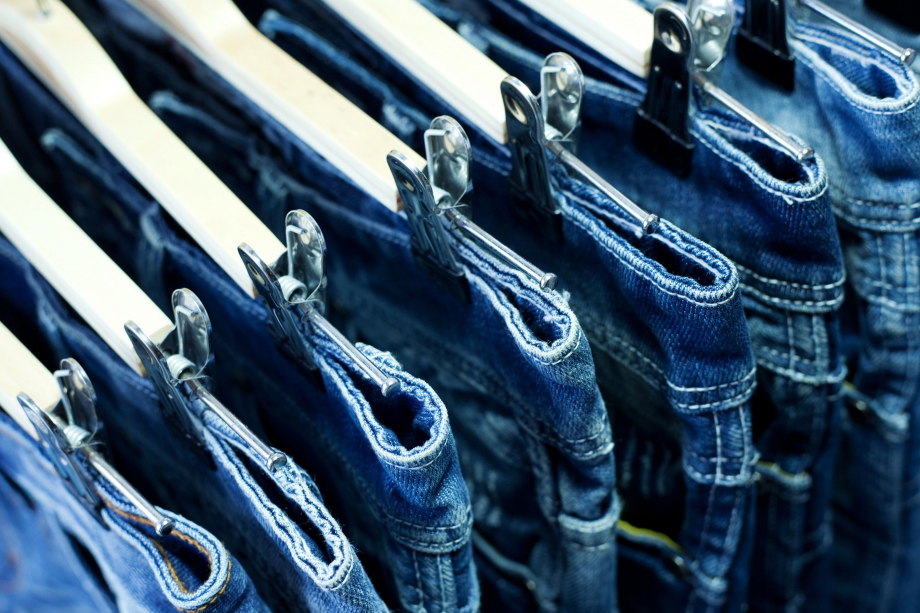 How to Starch Jeans? | Easiest Way - Housekeepingbay