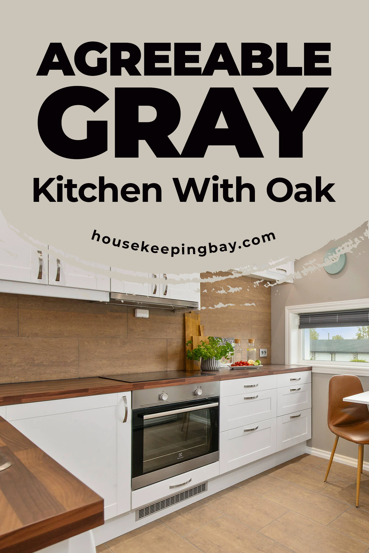 Agreeable gray kitchen with oak