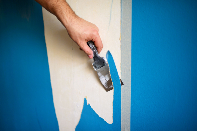 How to Remove Wallpaper From Unprimed Drywall
