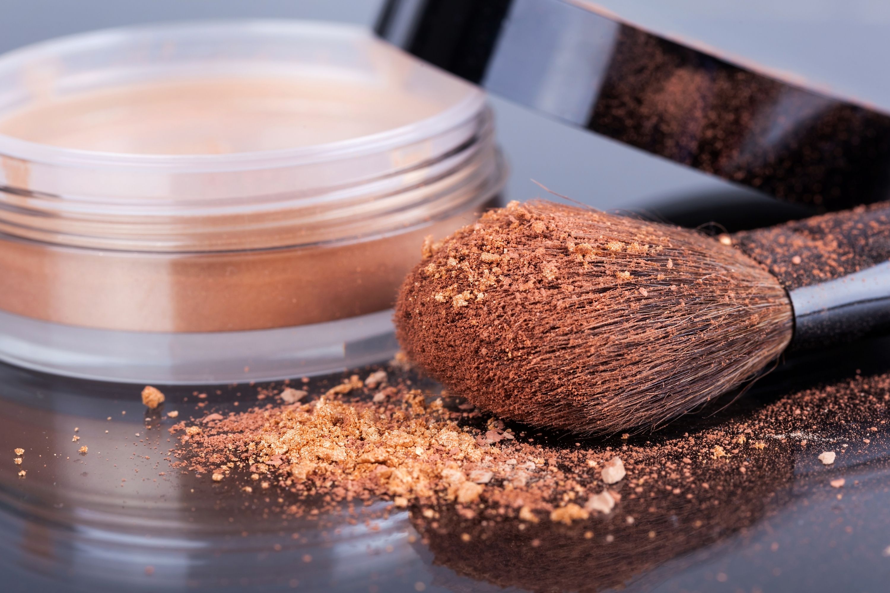 How to Stop Foundation Settling In Pores powder