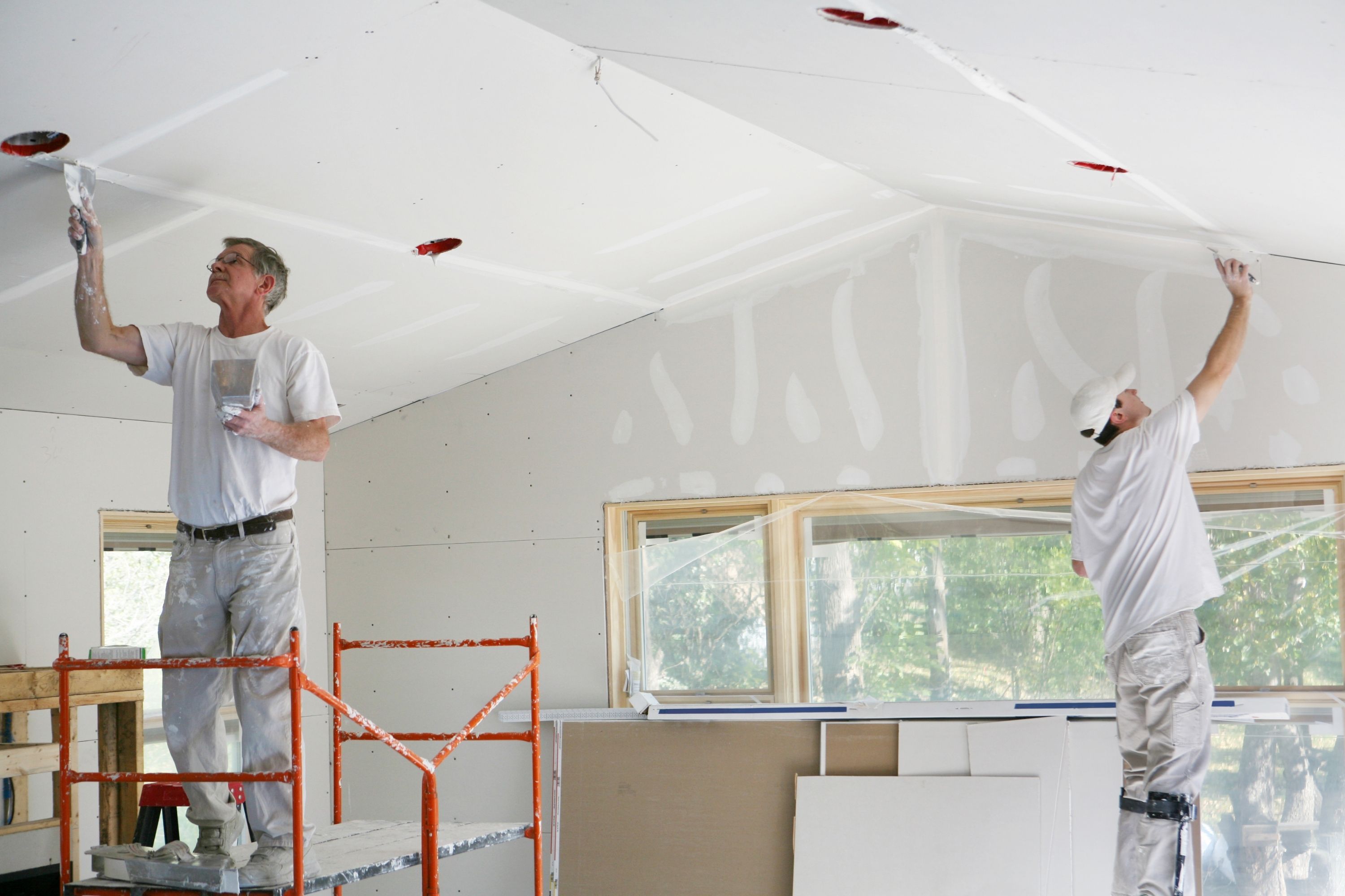 How to Clean Sheetrock Dust Before Painting