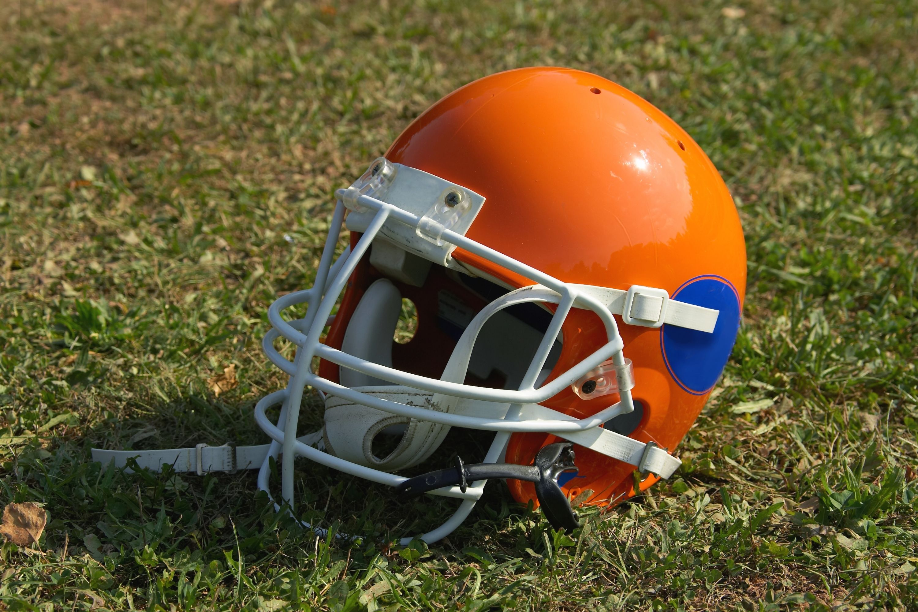 11 Tips How To Paint A Football Helmet Housekeeping Bay Chegos pl
