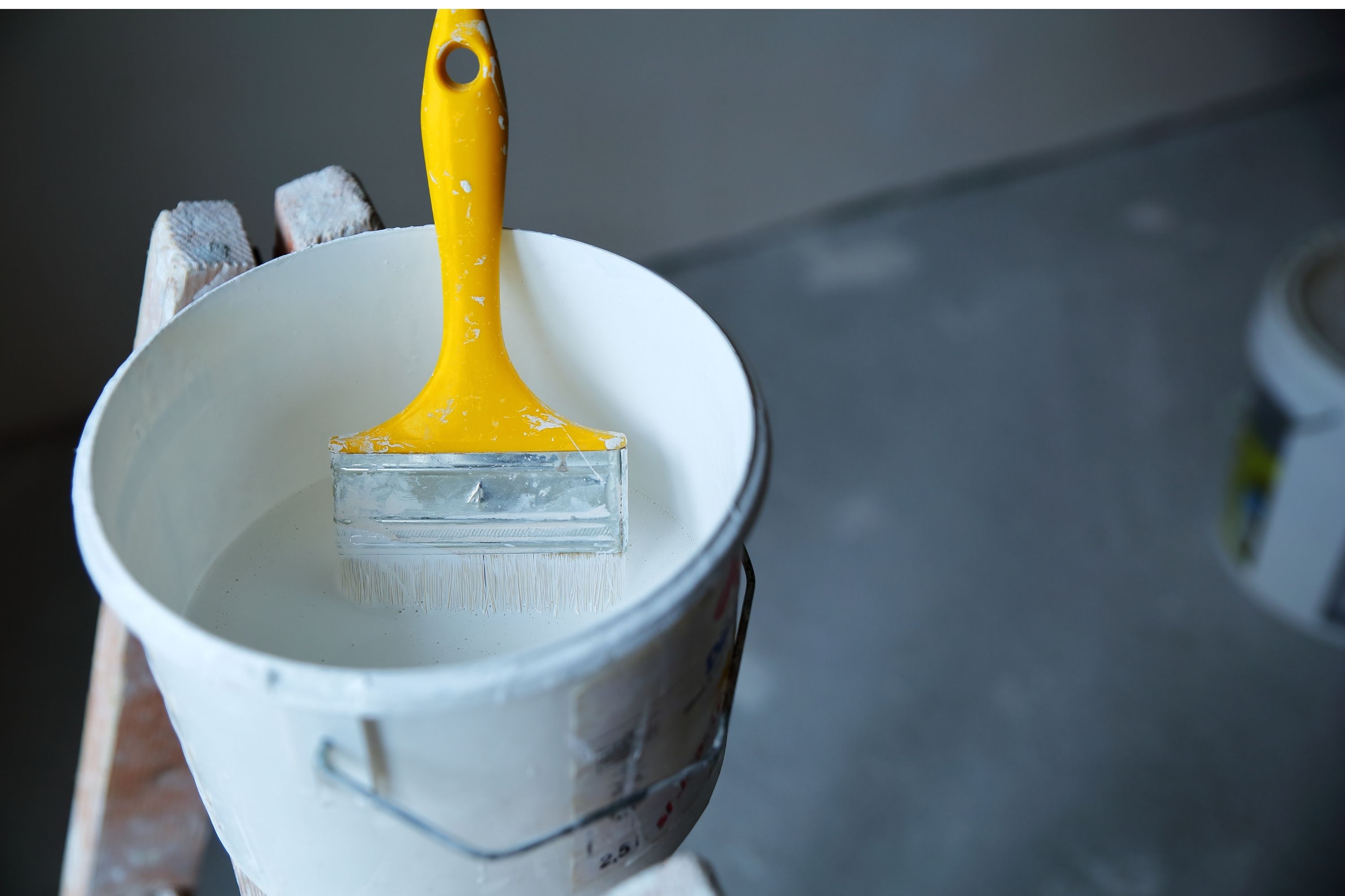 How Long Does Paint Need to Dry Before Rain? Housekeepingbay