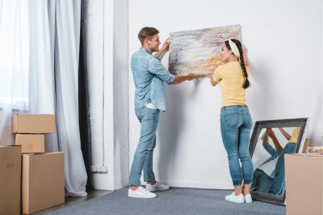How Long to Let Paint Dry Before Hanging Pictures