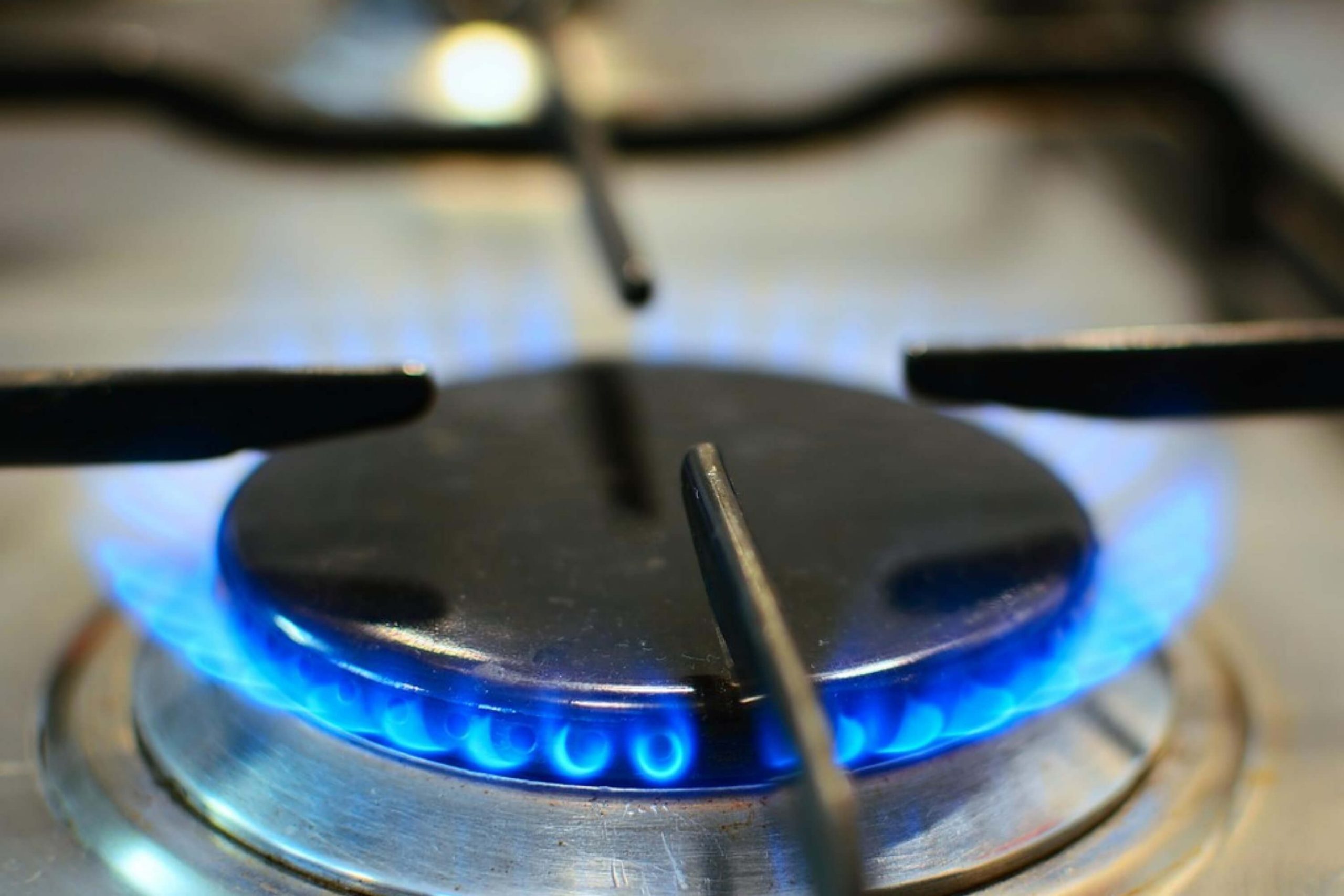 How Gas Smell From the Stove In Your House Can Harm You