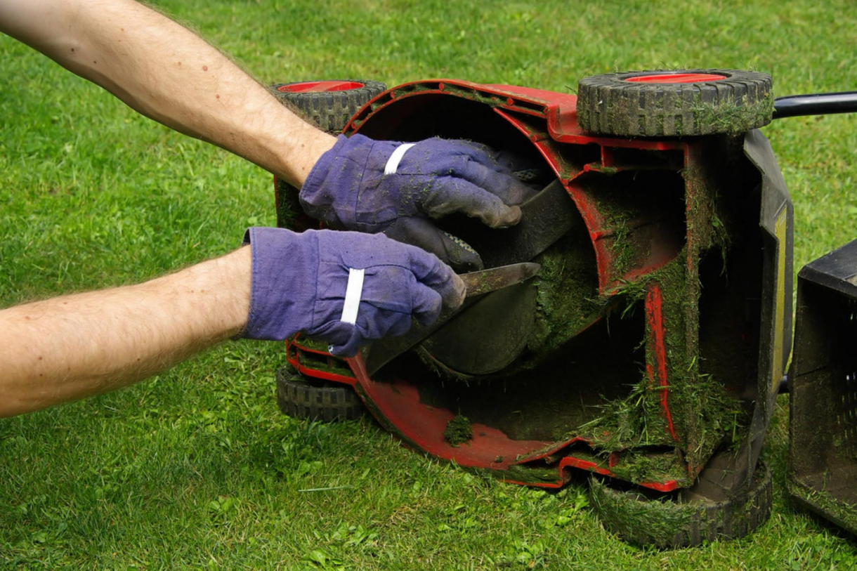 how-long-does-artificial-grass-take-to-dry-after-rain-hello-gardeners