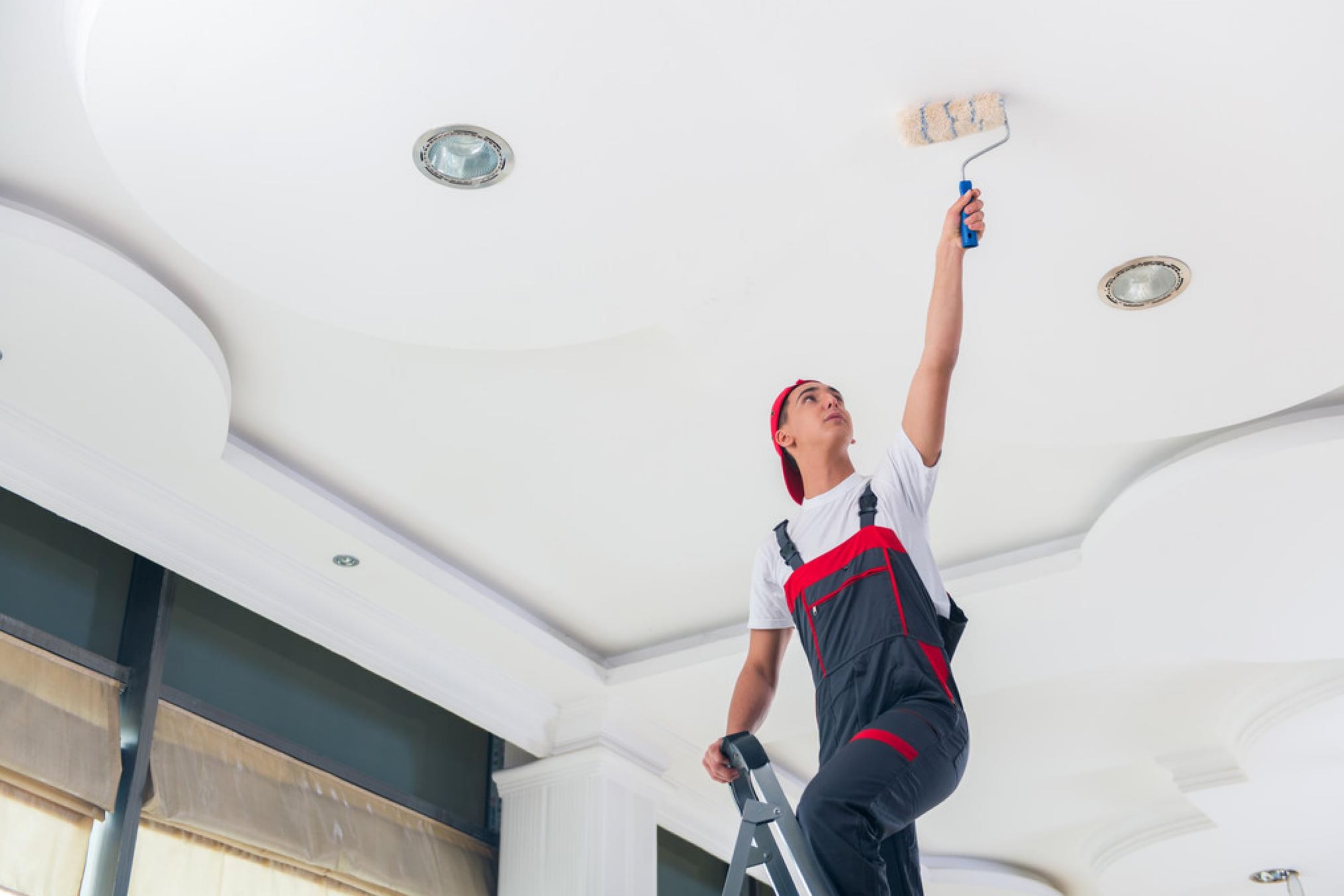 How to Touch Up Ceiling Paint