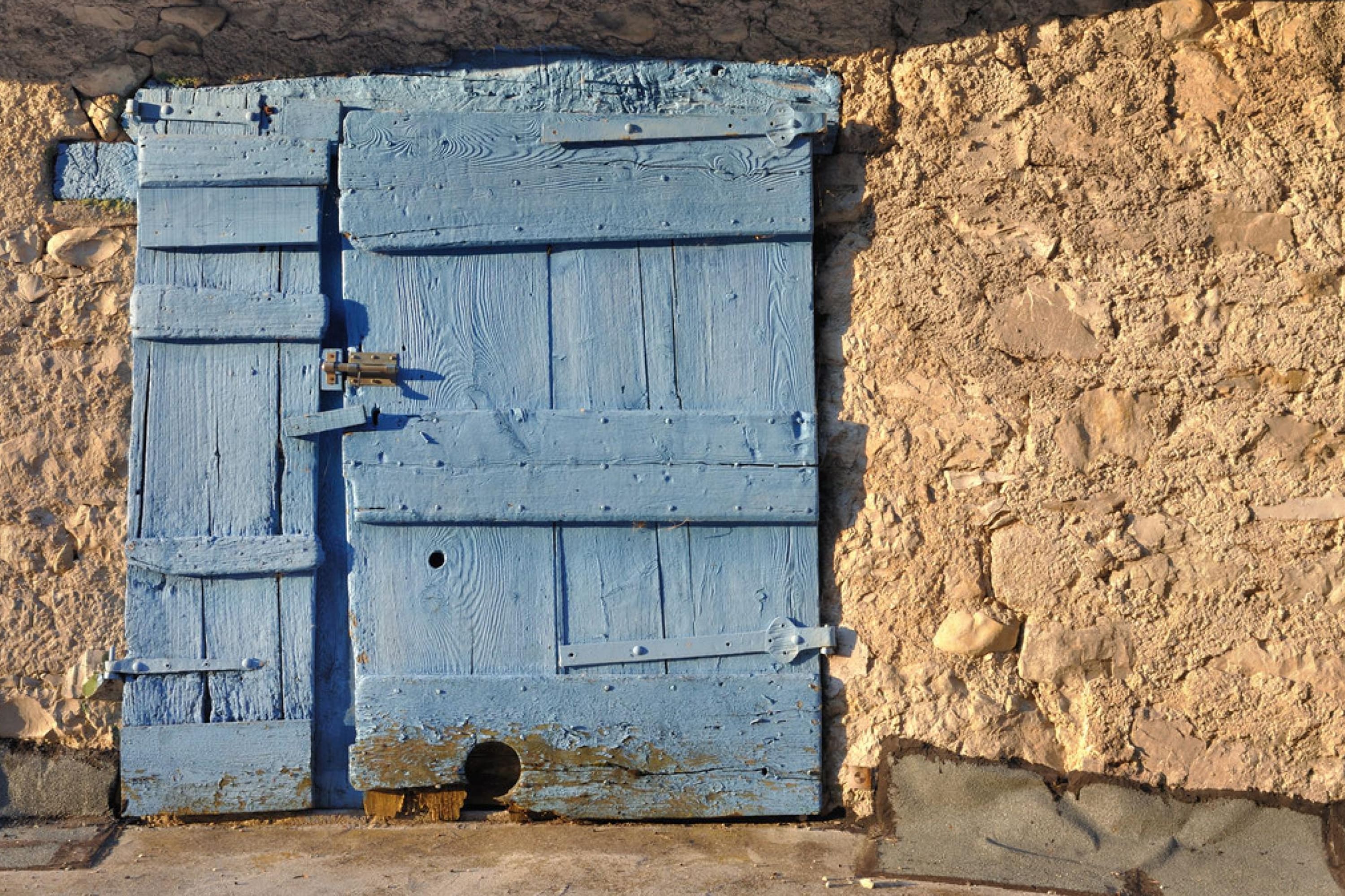 How to Paint an Old Wooden Barn